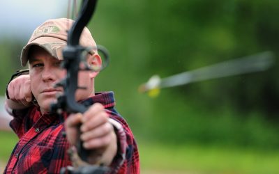 Pratiquer un sport d’adresse pour augmenter votre attention.